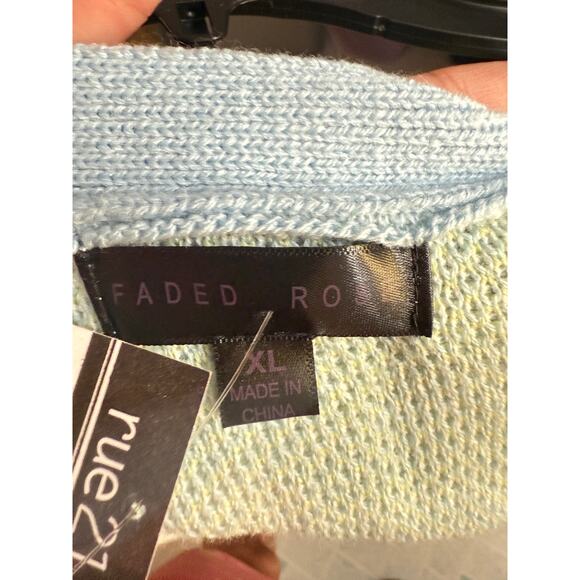 NWT Faded Rose Rue 21 Sweater Vest with Flowers Juniors XL - Picture 6 of 6